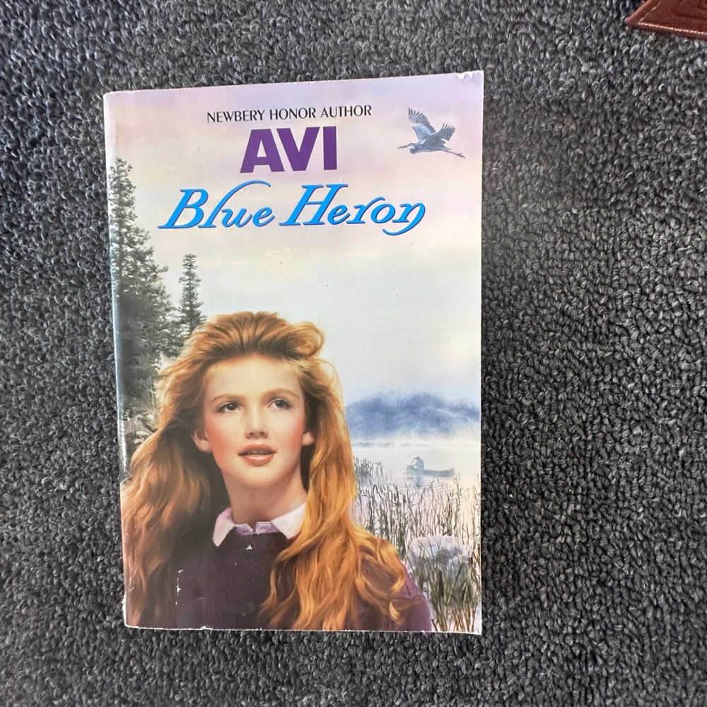 Blue Heron by Avi 1993 Avon Camelot Paperback‎ Newbery Honor Author